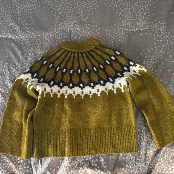 Banana Republic Olive Green Nordic Patterned Women's Sweater - Picture 3 of 3